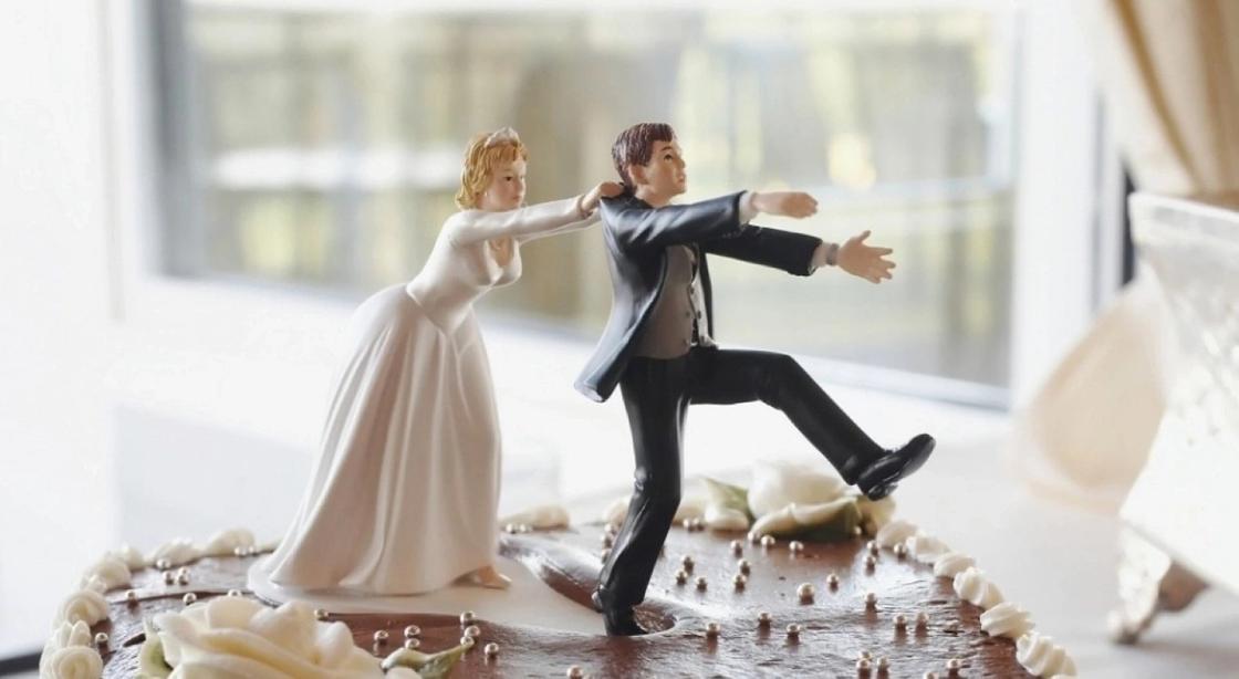 «Дочка в рассрочку»: жадная семья невесты довела молодых до отмены свадьбы