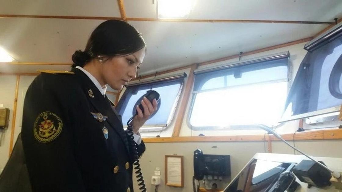 Женщина на корабле: Казахстанка рассказала, как решилась стать морячкой на Каспии