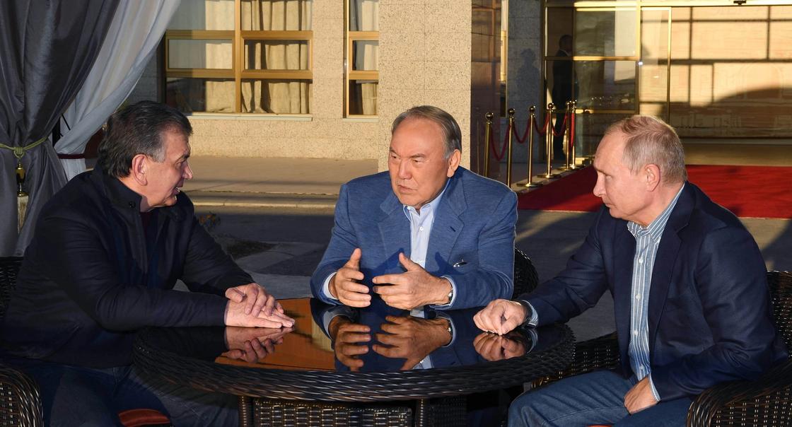 О чем говорил Назарбаев на неформальной встрече с Путиным и Мирзиеевым