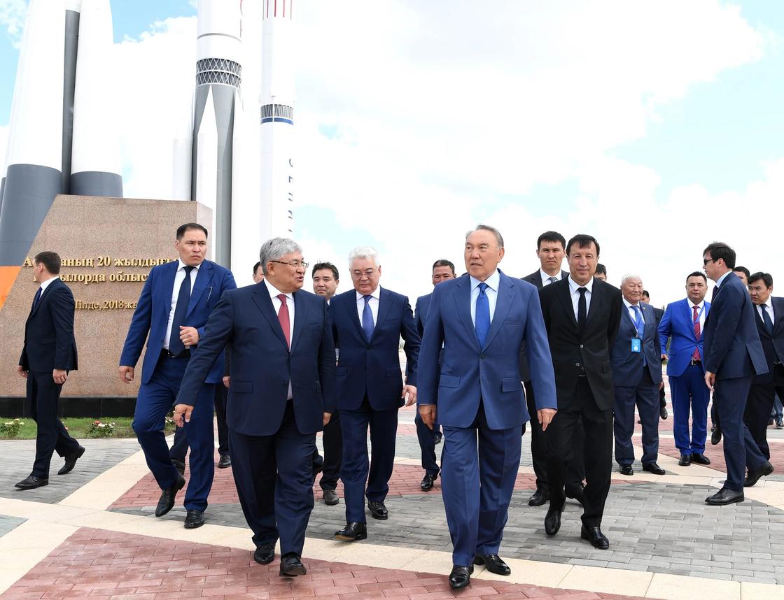 Назарбаев: Казахстан становится полноценной космической державой