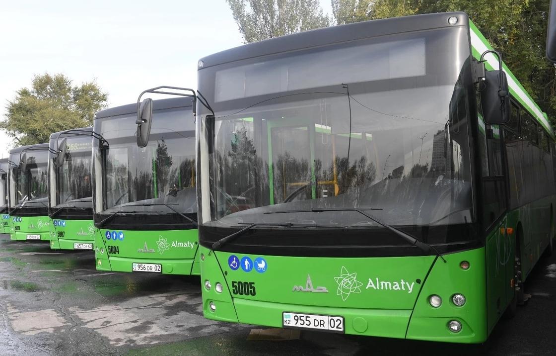 В Алматы обновили автобусы еще на трёх маршрутах