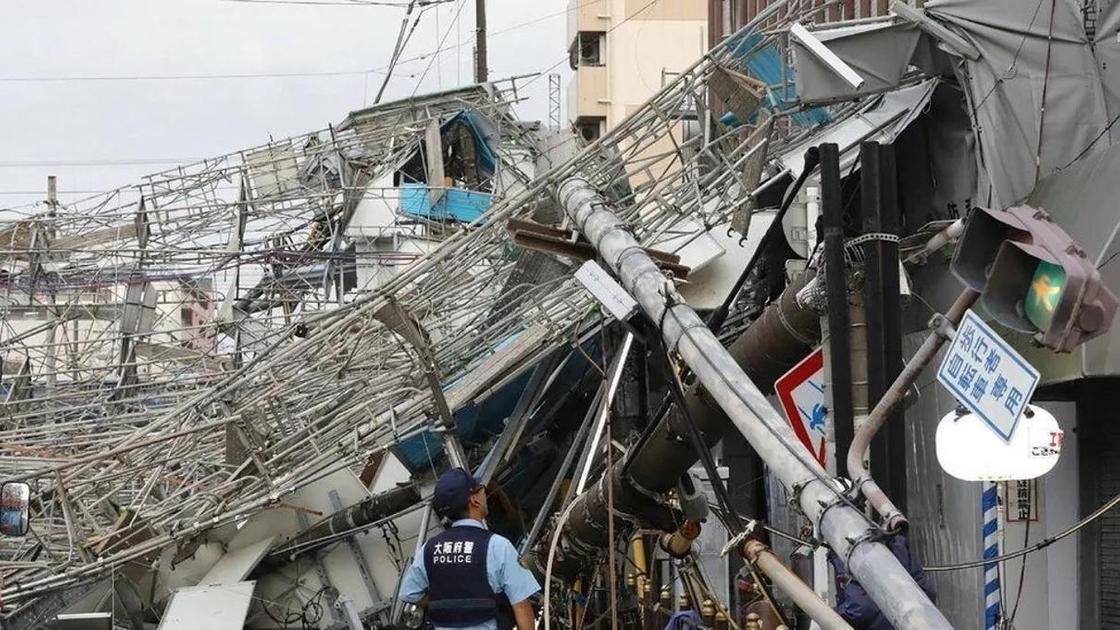 "Джеби": жертвами мощнейшего за 25 лет тайфуна в Японии стали шесть человек
