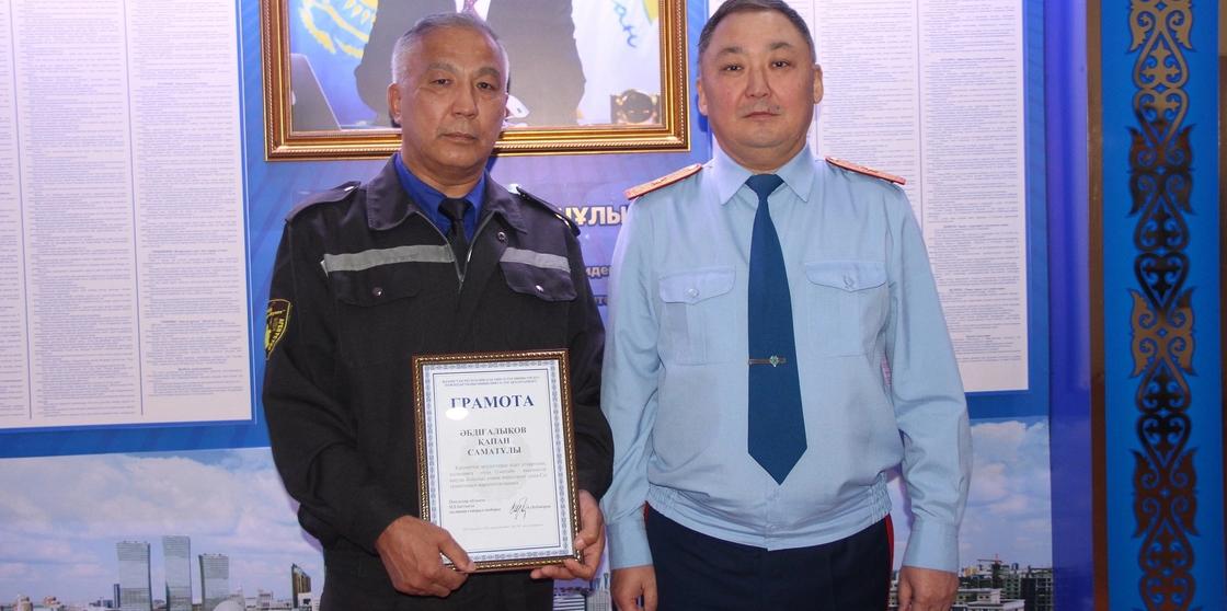 Вооруженный налет: охранник помог задержать грабителя букмекерской конторы в Павлодаре