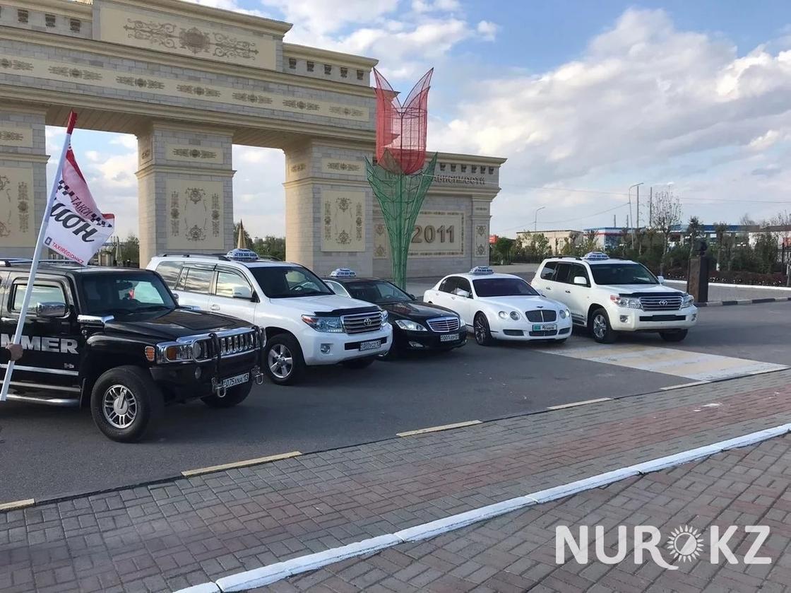 Роскошные автомобили используют в качестве такси в Шымкенте Роскошные автомобили используют в качестве такси в Шымкенте