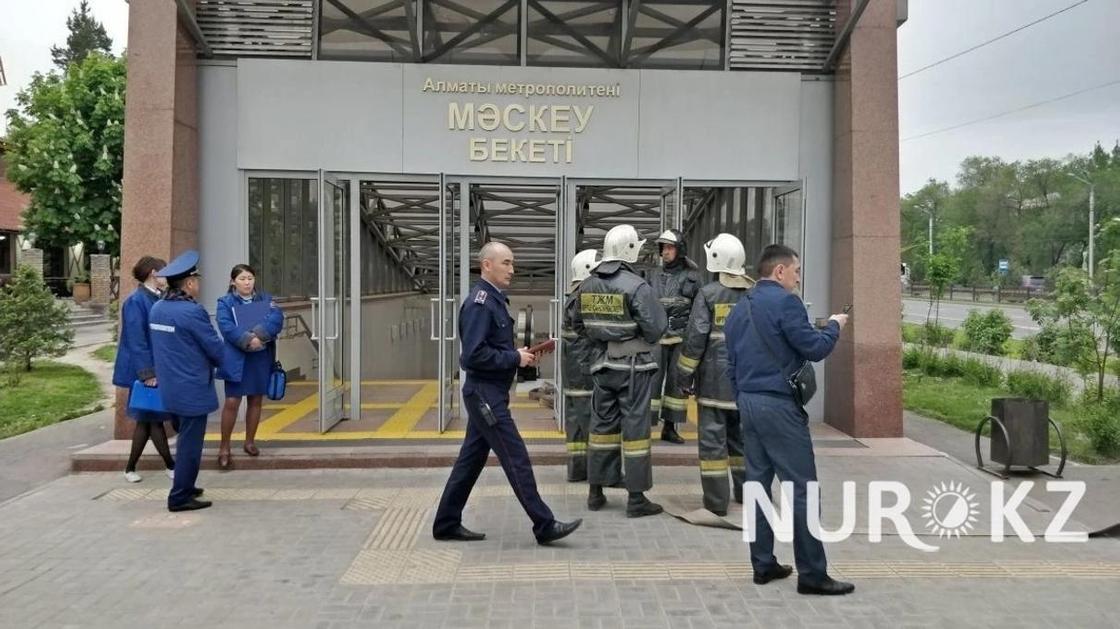 Очевидцы сообщили о горении рельсов в метро Алматы