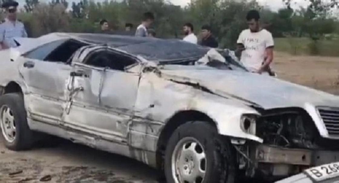 14-летний подросток за рулем Mercedes погиб в ДТП на трассе в Алматинской области