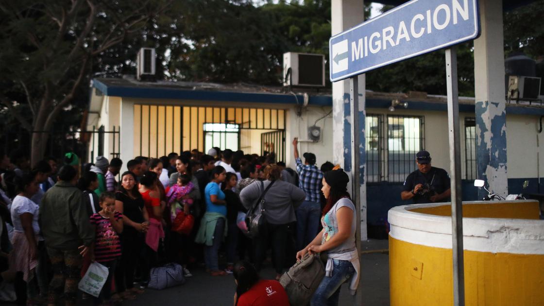 Караван мигрантов в Гватемале в 2019 году