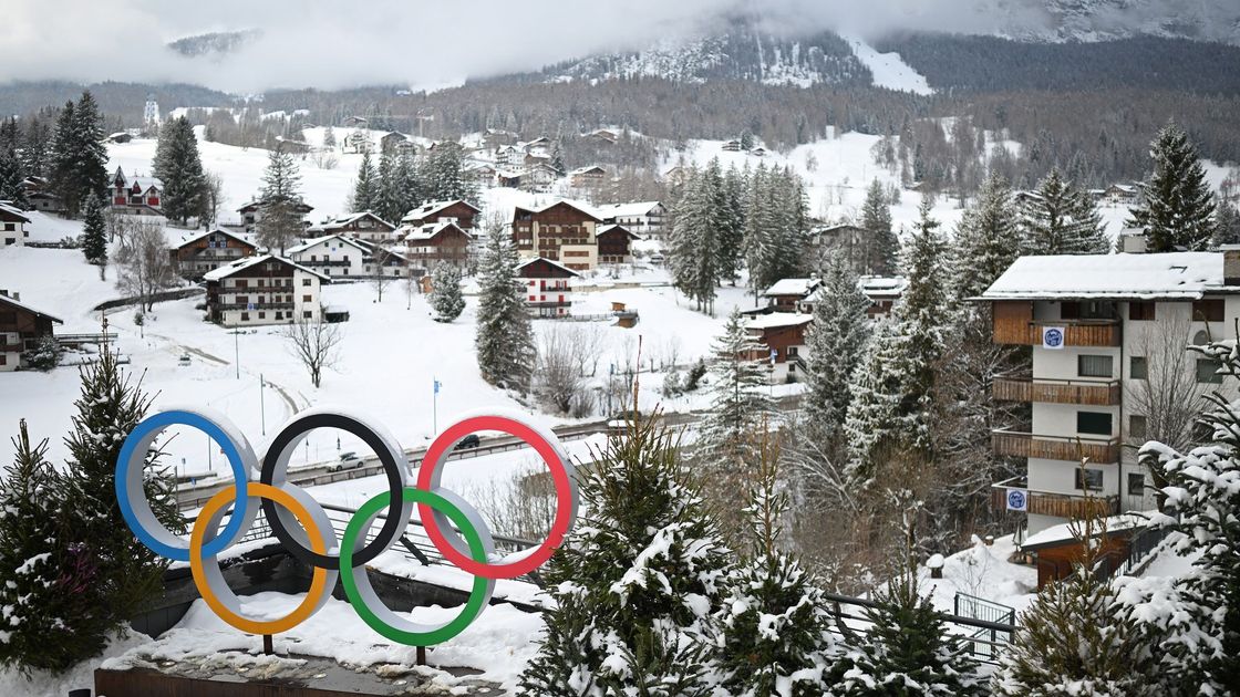 Олимпийские кольца в Кортина-д'Ампеццо