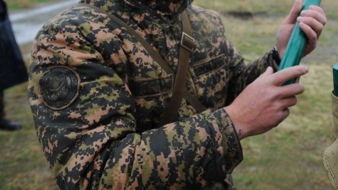 Военнослужащий