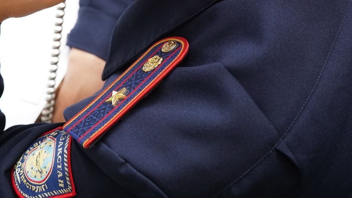 Полицейский в форме