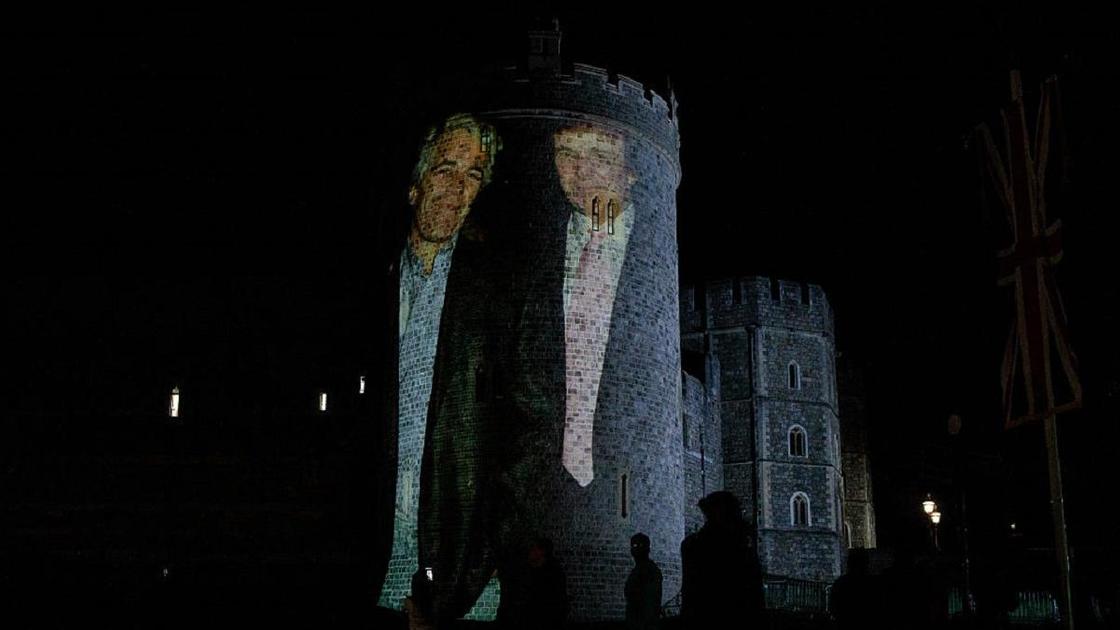 Проекция фото на Виндзорском замке