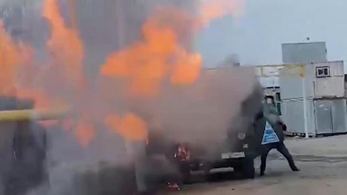 Газовая труба загорелась в Алматинской области