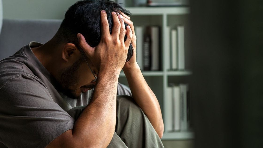 Грустный мужчина