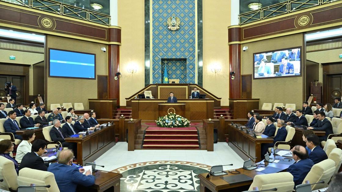 Заседание Палат Парламента