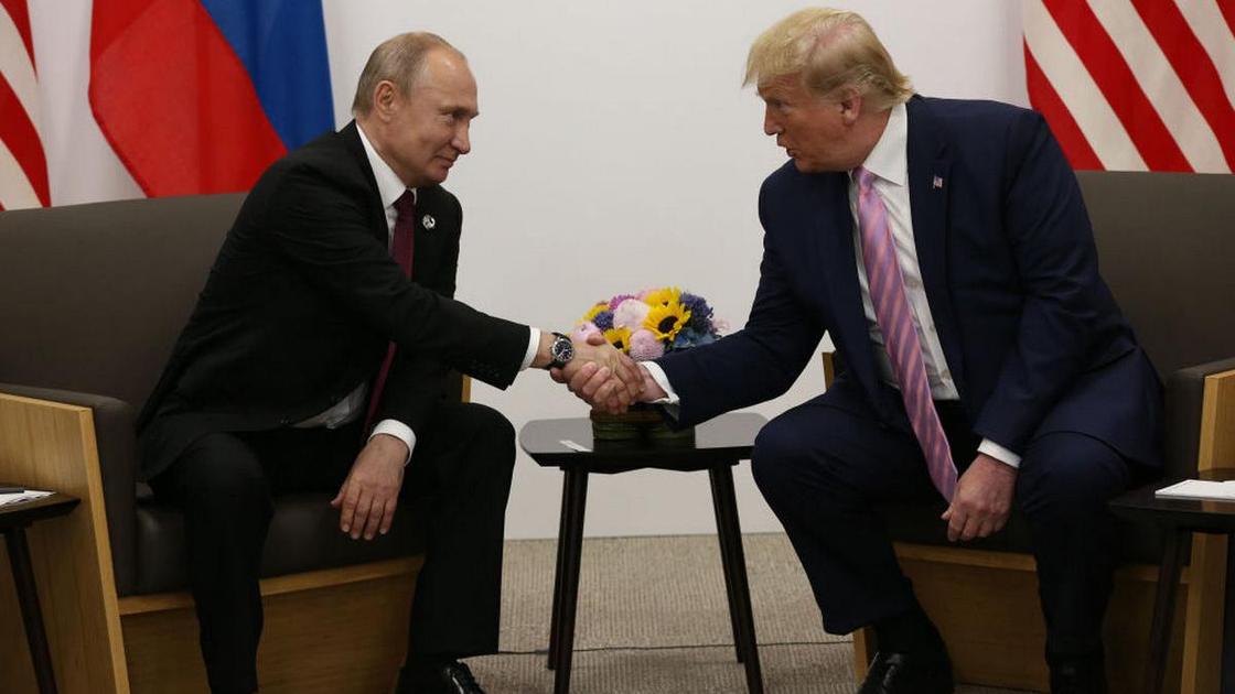 Владимир Путин и Дональд Трамп в 2019
