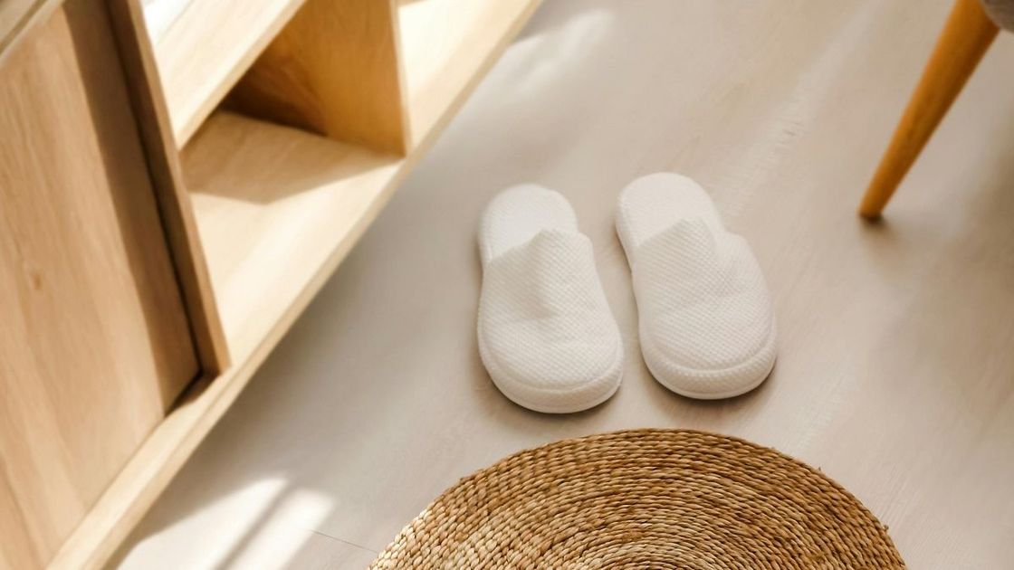 Тапочки в квартире