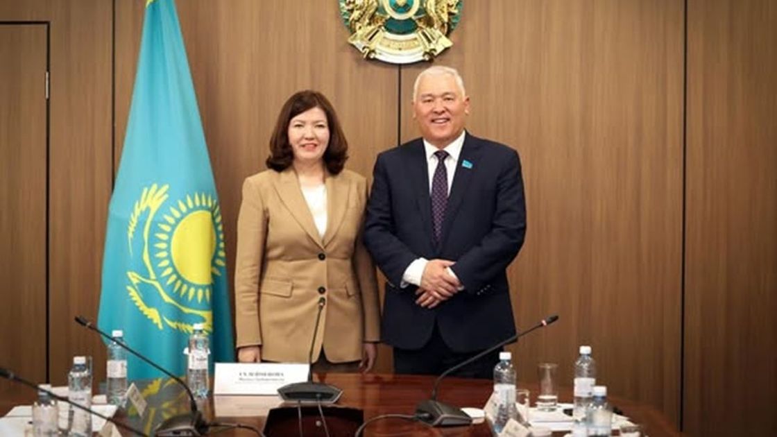 Жұлдыз Сүлейменова және Мұрат Әбенов