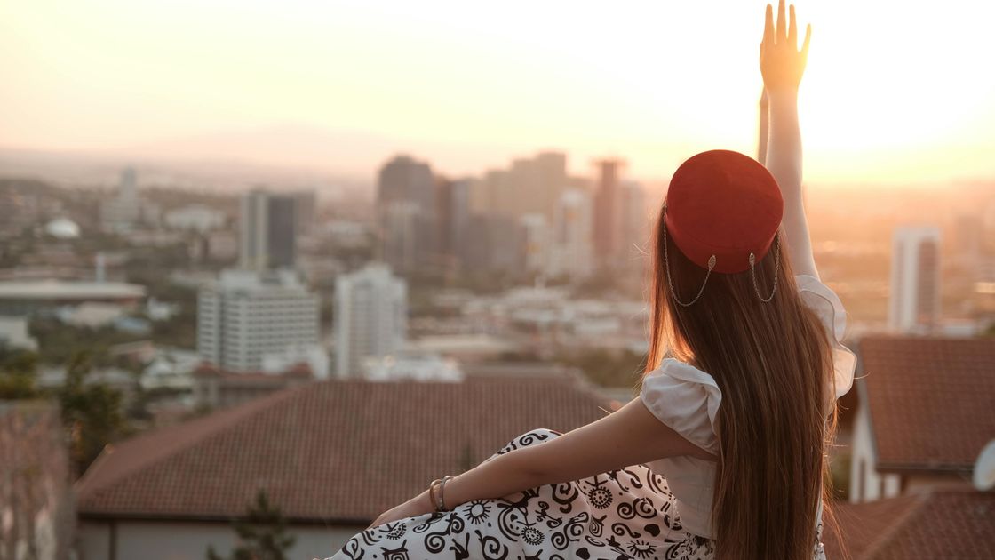 қаладағы қыз