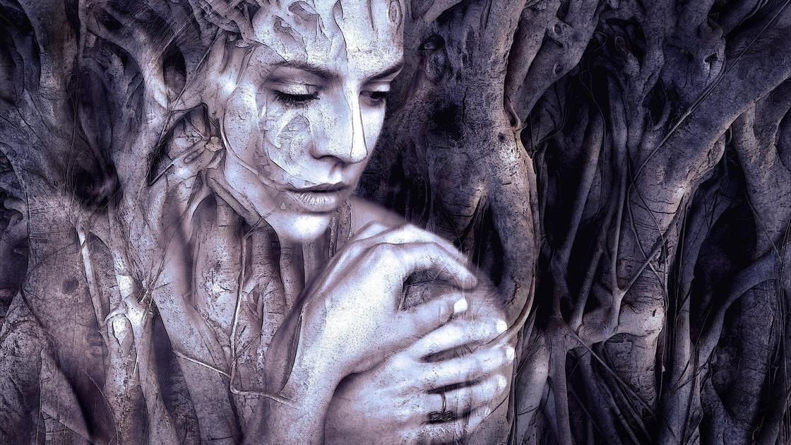 Печальная девушка в древесных корнях (фантазия) Печальная девушка в древесных корнях (фантазия)