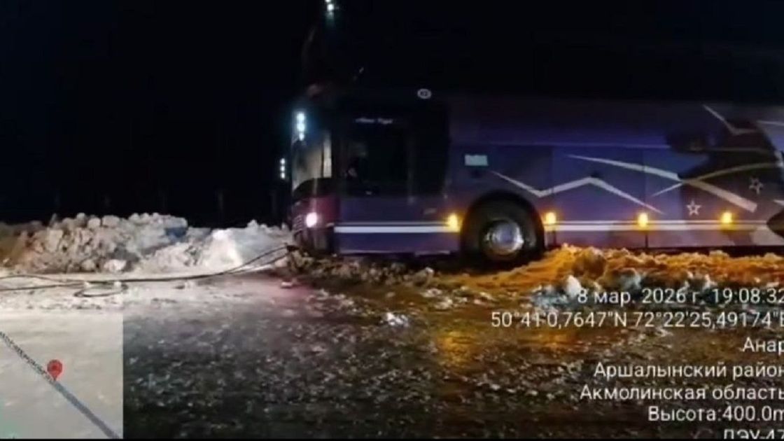 Автобус съехал в кювет