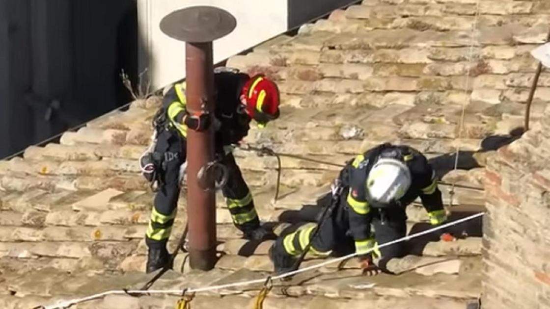 Установка дымохода в Ватикане