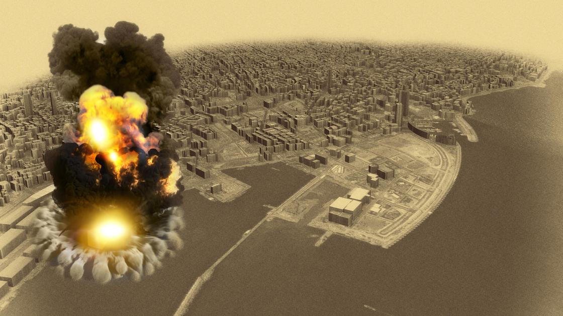 Взрыв в порту Бейрута, огромный клуб дыма поднялся над городом Взрыв в порту Бейрута, огромный клуб дыма поднялся над городом