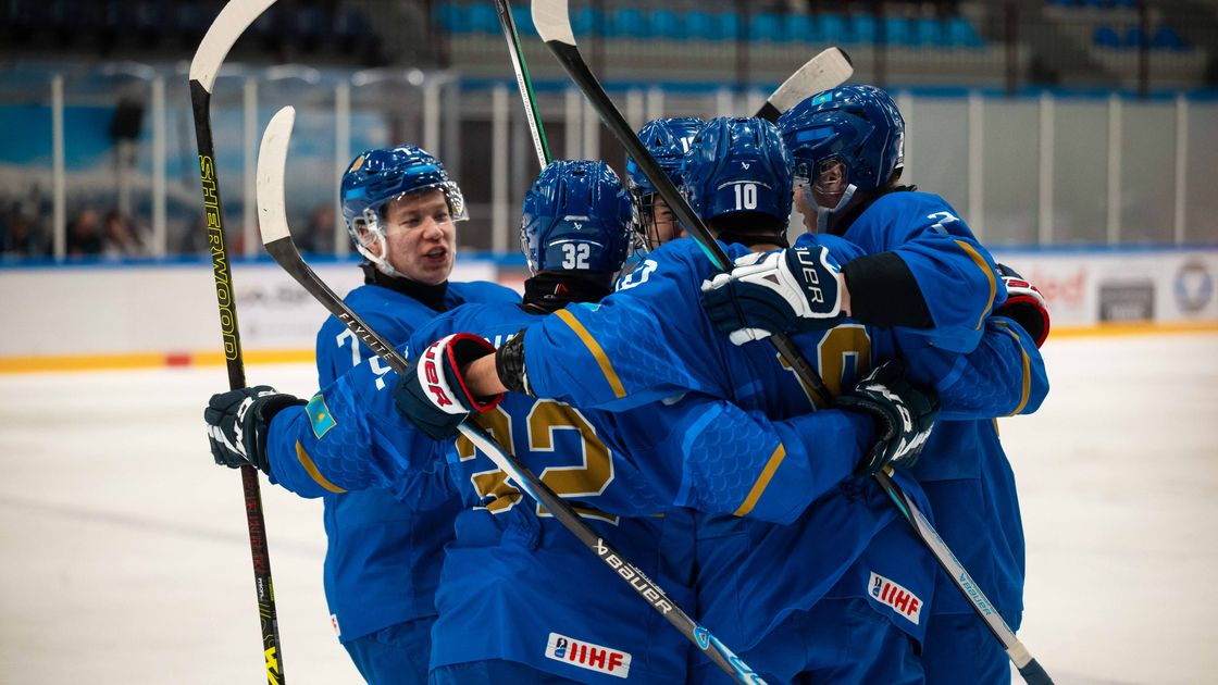 Молодежная сборная Казахстана по хоккею