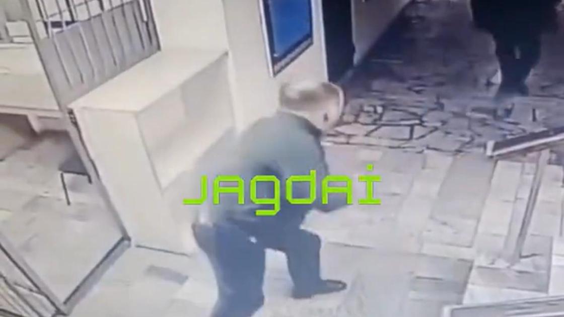 "Рогатка" ұстаған полиция бастығы