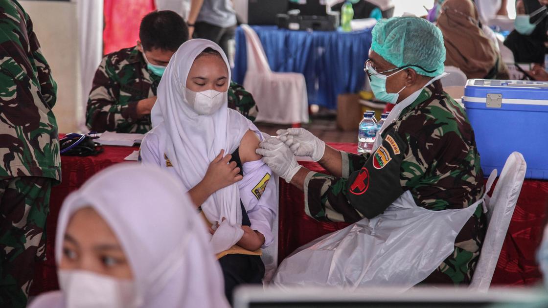 Вакцинация в Индонезии