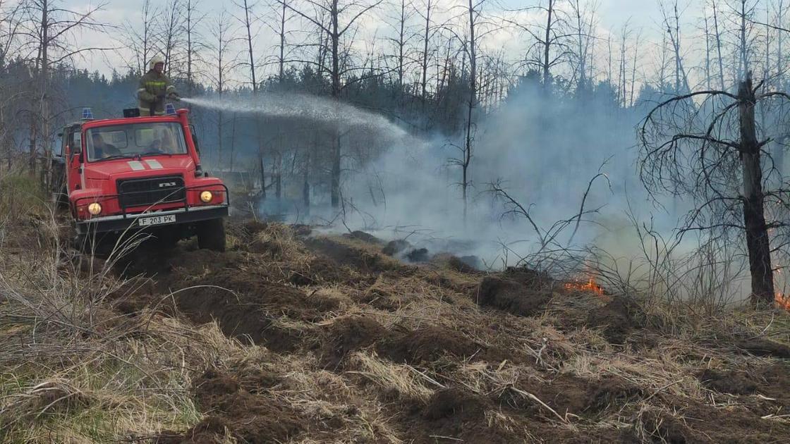 Тушение пожара в Абайской области