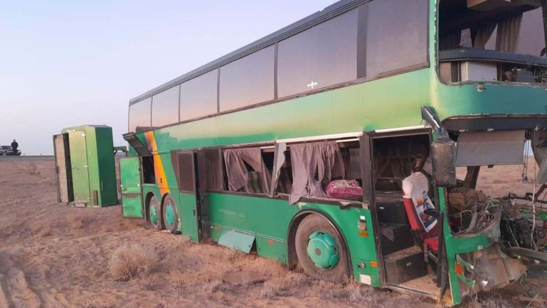 Автобус после ДТП в Кызылординской области