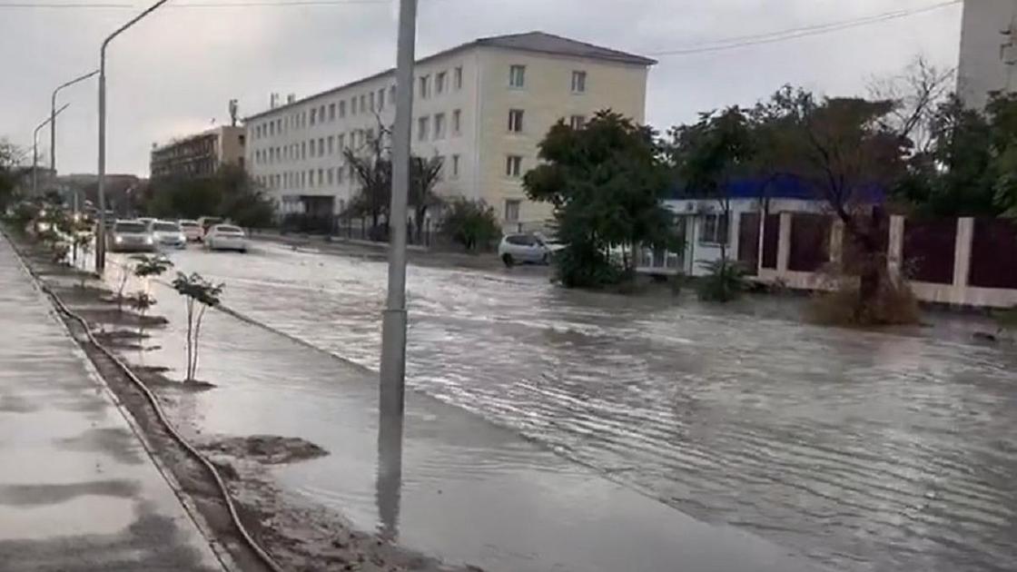Затопленные улицы в Актау