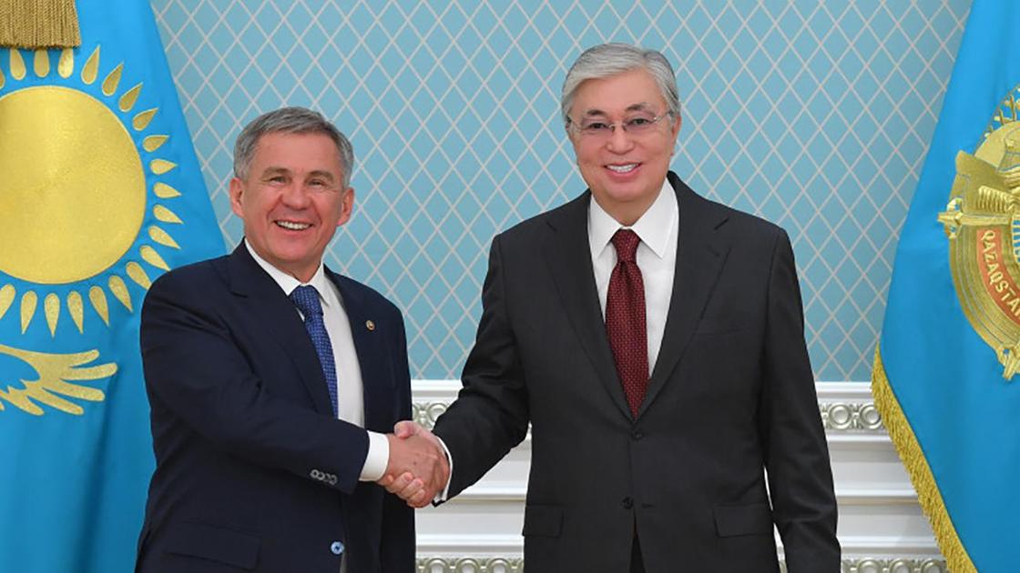 Президент Казахстана Касым-Жомарт Токаев и президент Татарстана Рустам Минниханов
