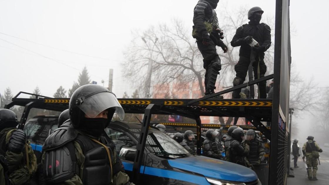 Алматыдағы тәртіпсіздік кезіндегі полиция