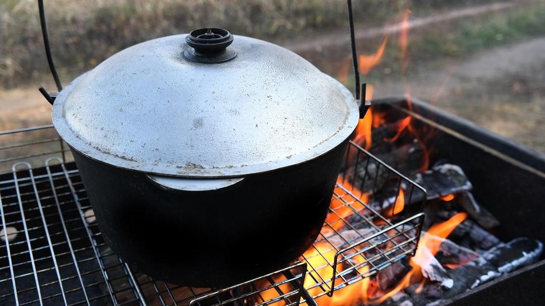 Блюда в казане на костре: 5 самых вкусных вариантов