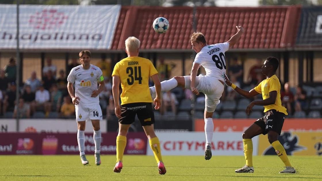 Матч "КуПСа" и "Кайрата" в ЛЧ 2025/26