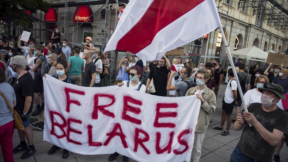 Люди протестуют против белорусских властей