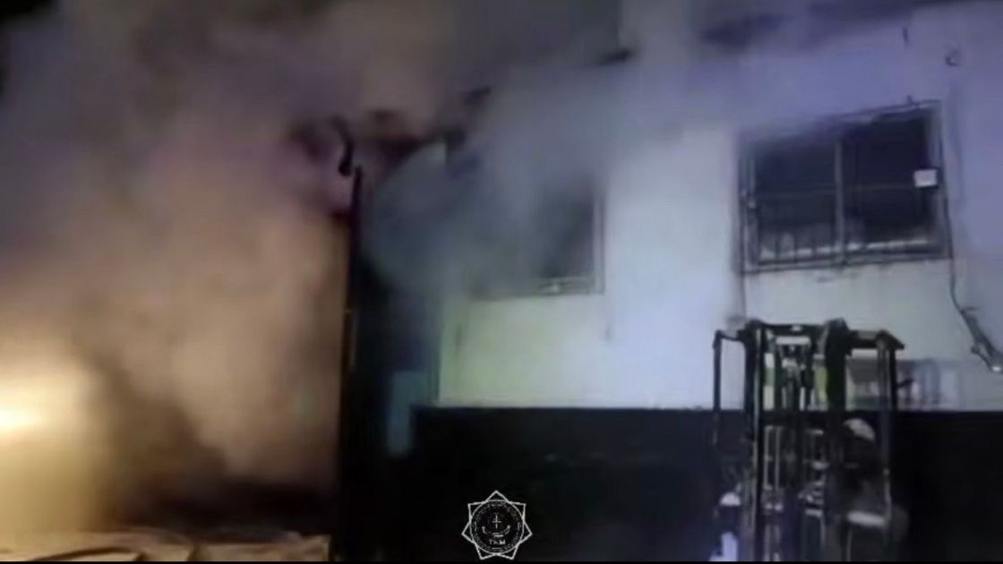 Пожар в мебельном цехе в Астане