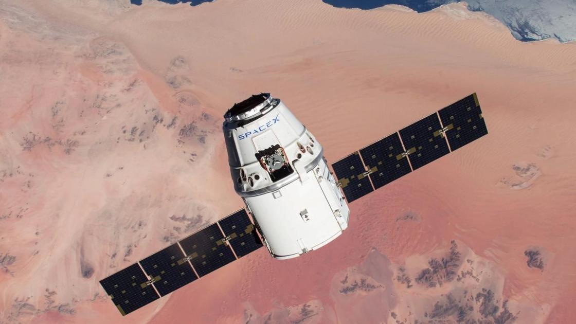 Корабль Resilence Crew Dragon миссии Crew-1 компании SpaceX