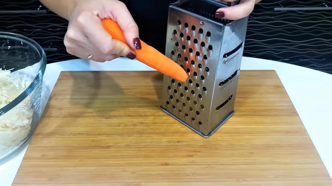 Натирание моркови