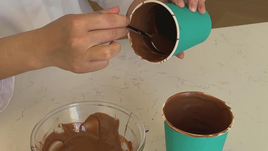 Вторичное покрытие шоколадом стаканчиков