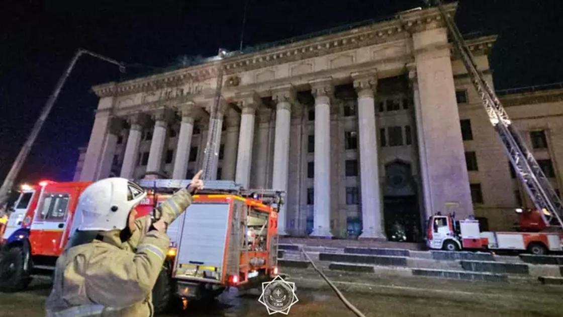 ҚБТУ ғимаратындағы өртті сөндіру сәті