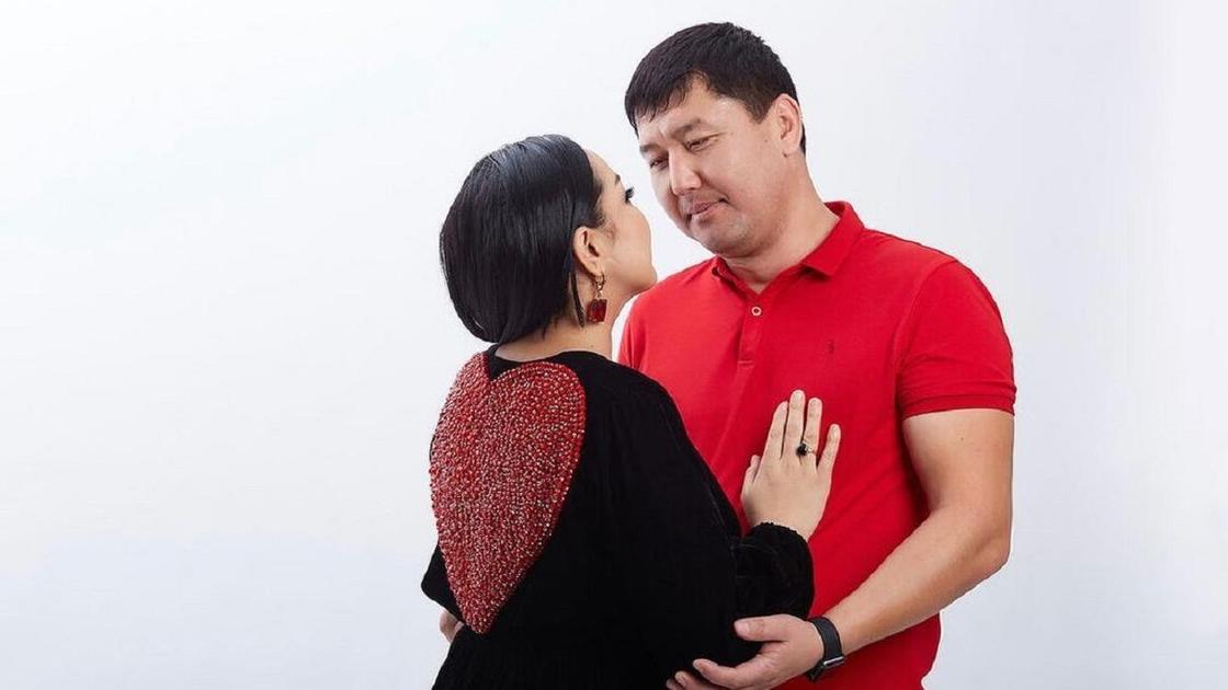 Алтынай Жорабаева с мужем. Фото