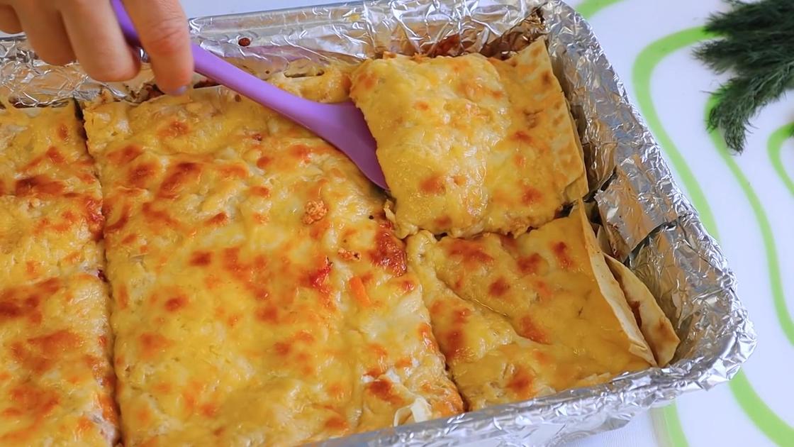 Лазанья из лаваша с фаршем и соусом бешамель