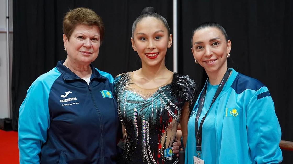 Екатерина Панченко, Айбота Ертайкызы и Лола Адилбекова (слева направо)