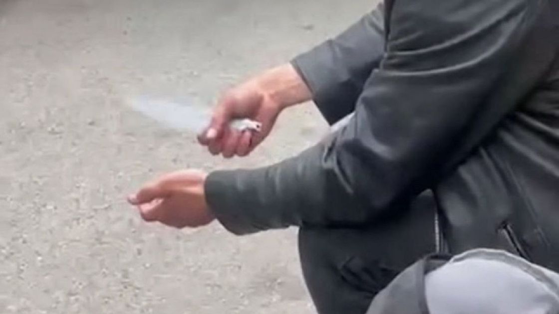 Мужчина с ножом