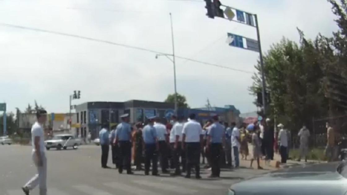Наразылыққа шықты1 Наразылыққа шықты1