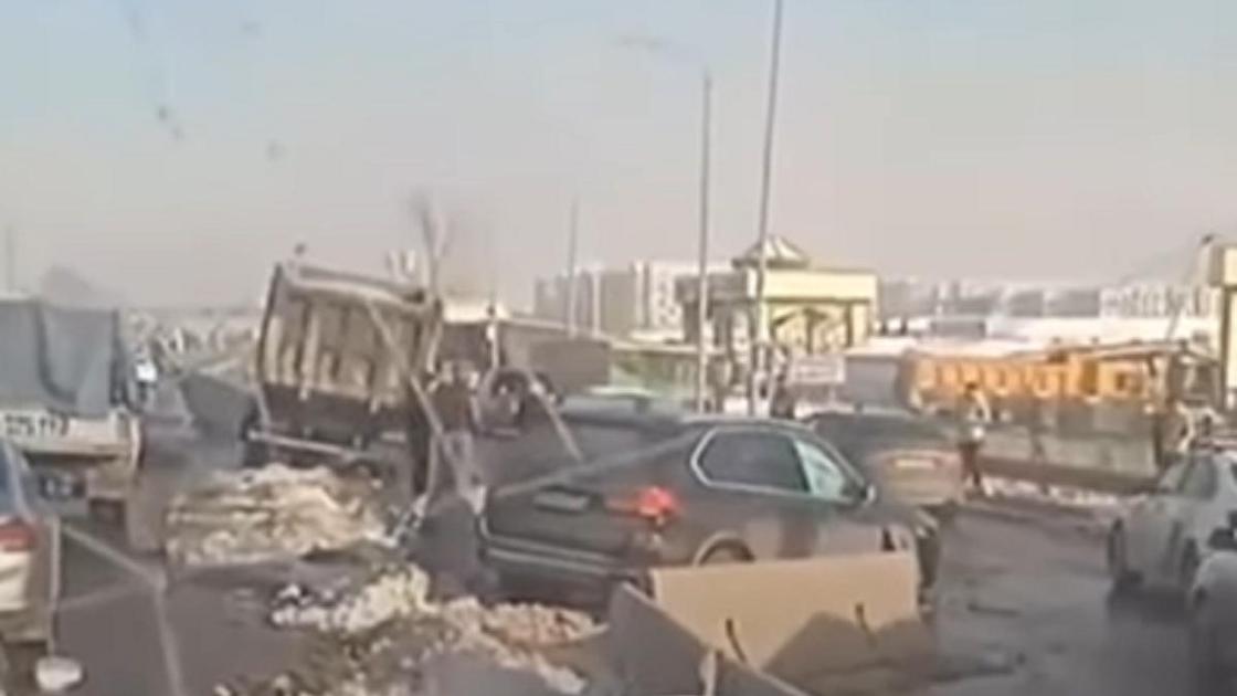 Авария на трассе Алматы-Бишкек