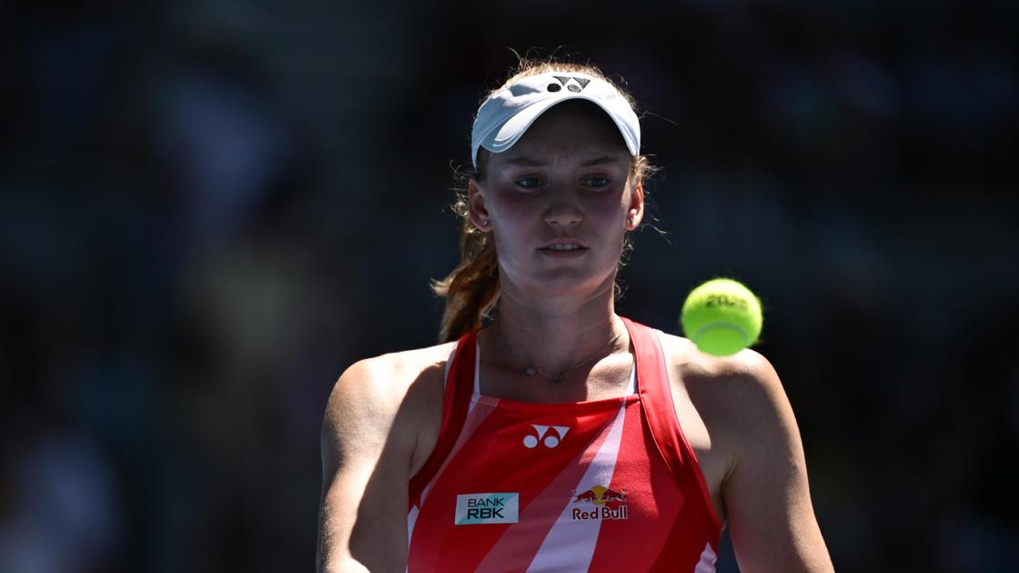 Казахстанская теннисистка Елена Рыбакина