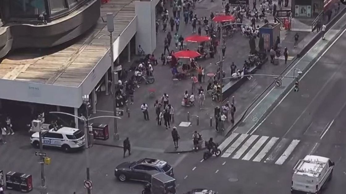 Люди разбежались из-за звуков выстрелов